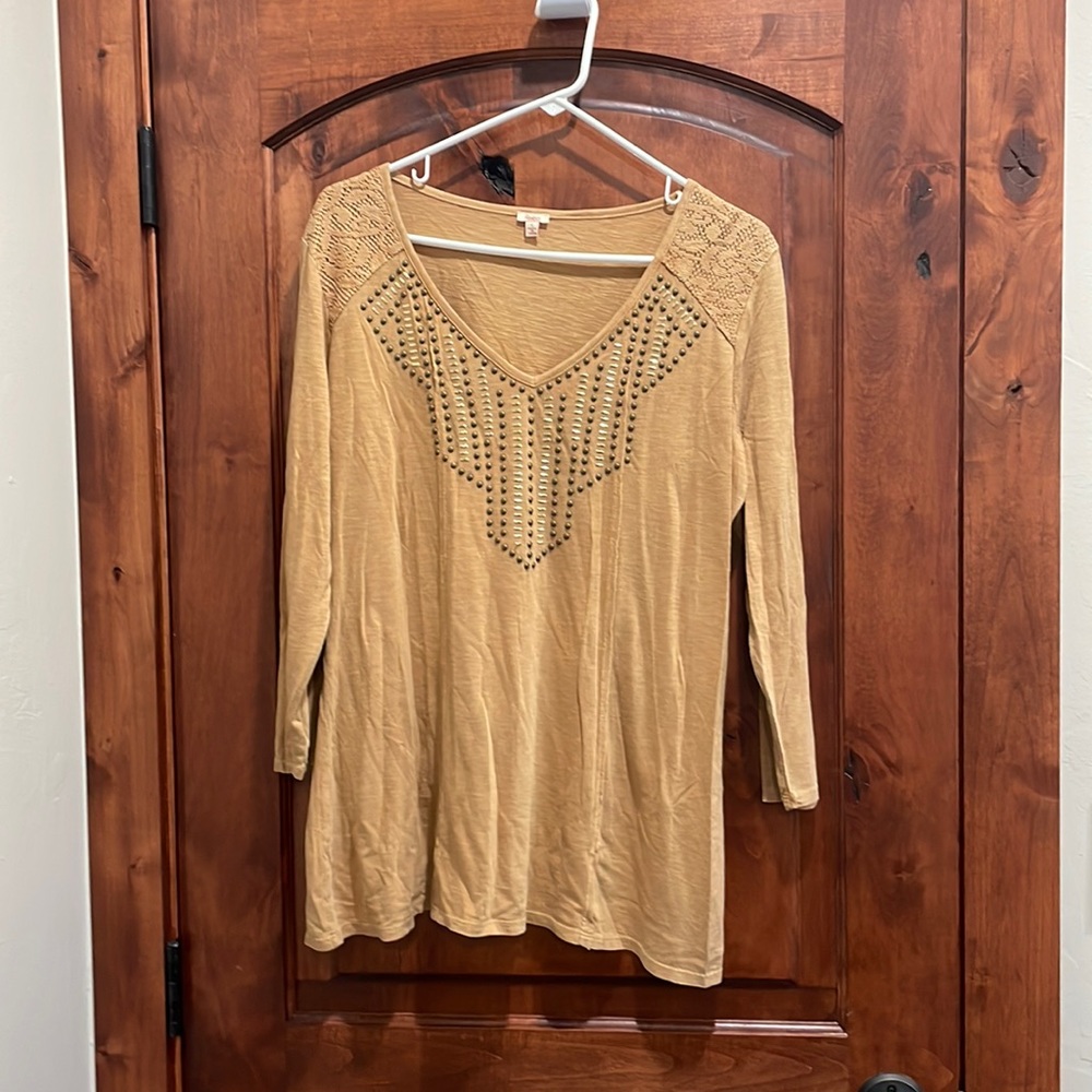 3/4 length sleeves shirt